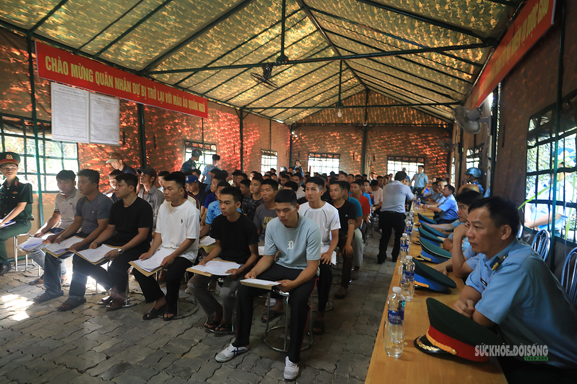 Lặng thầm chăm lo sức khỏe quân nhân dự bị giữa thao trường diễn tập- Ảnh 7.