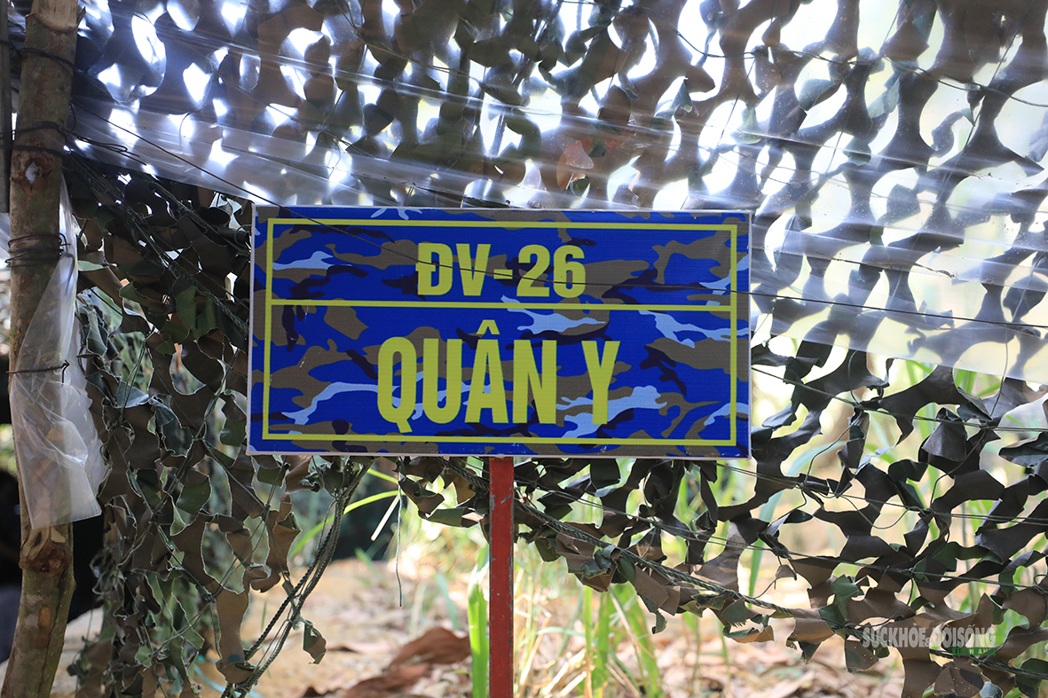 Lặng thầm chăm lo sức khỏe quân nhân dự bị giữa thao trường diễn tập- Ảnh 2.