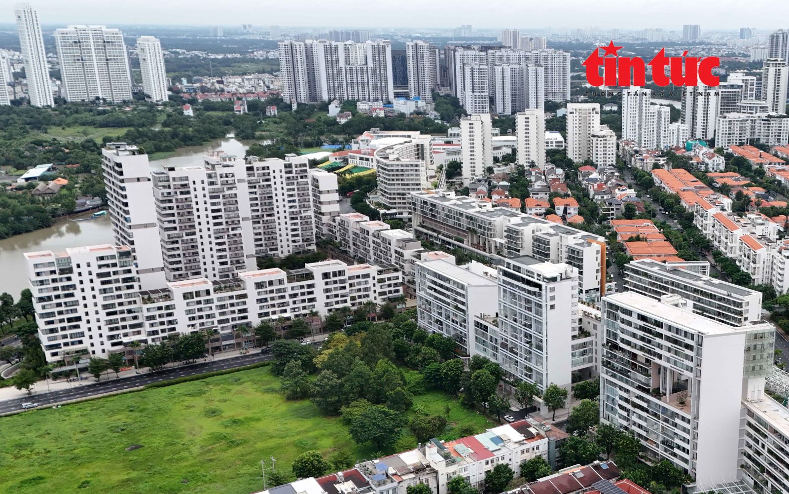 Bất động sản Việt Nam trước yêu cầu vận hành chuẩn quốc tế- Ảnh 1. Bất động sản Việt Nam trước yêu cầu vận hành chuẩn quốc tế- Ảnh 1.
