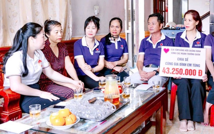 Trao bằng khen cho cá nhân, gia đình có nghĩa cử hiến tạng cứu người - Ảnh 3. Trao bằng khen cho cá nhân, gia đình có nghĩa cử hiến tạng cứu người - Ảnh 3.