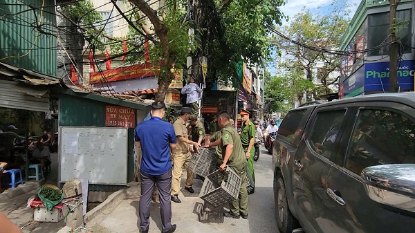 Ra quân duy trì trật tự đô thị: Đường thông hè thoáng, người dân tự giác chấp hành- Ảnh 9.