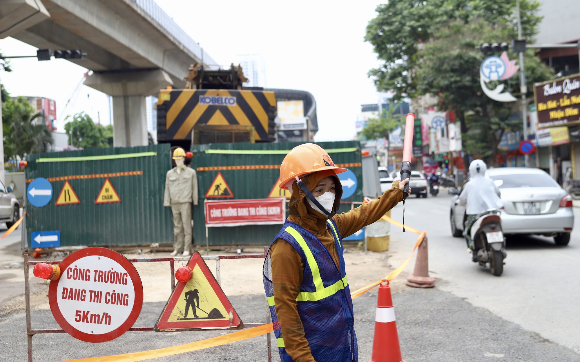 Hà Nội rào chắn loạt tuyến phố trung tâm để thi công chống ngập úng- Ảnh 1. Hà Nội chốt hạn tháo rào thi công dự án chống ngập, hoàn trả mặt đường nhiều tuyến phố