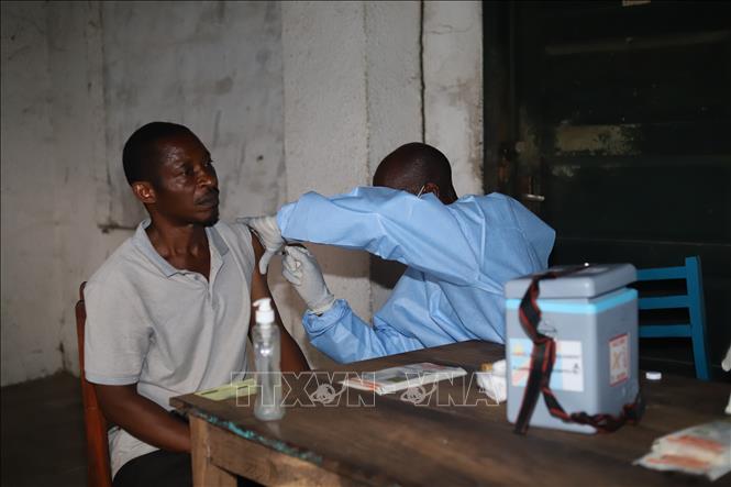 Nguy cơ lây lan virus Ebola xuyên biên giới- Ảnh 1.