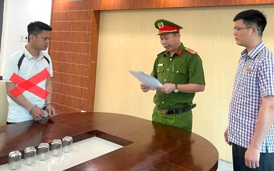 Cán bộ ban quản lý dự án phường bị khởi tố về tội lừa đảo- Ảnh 2.