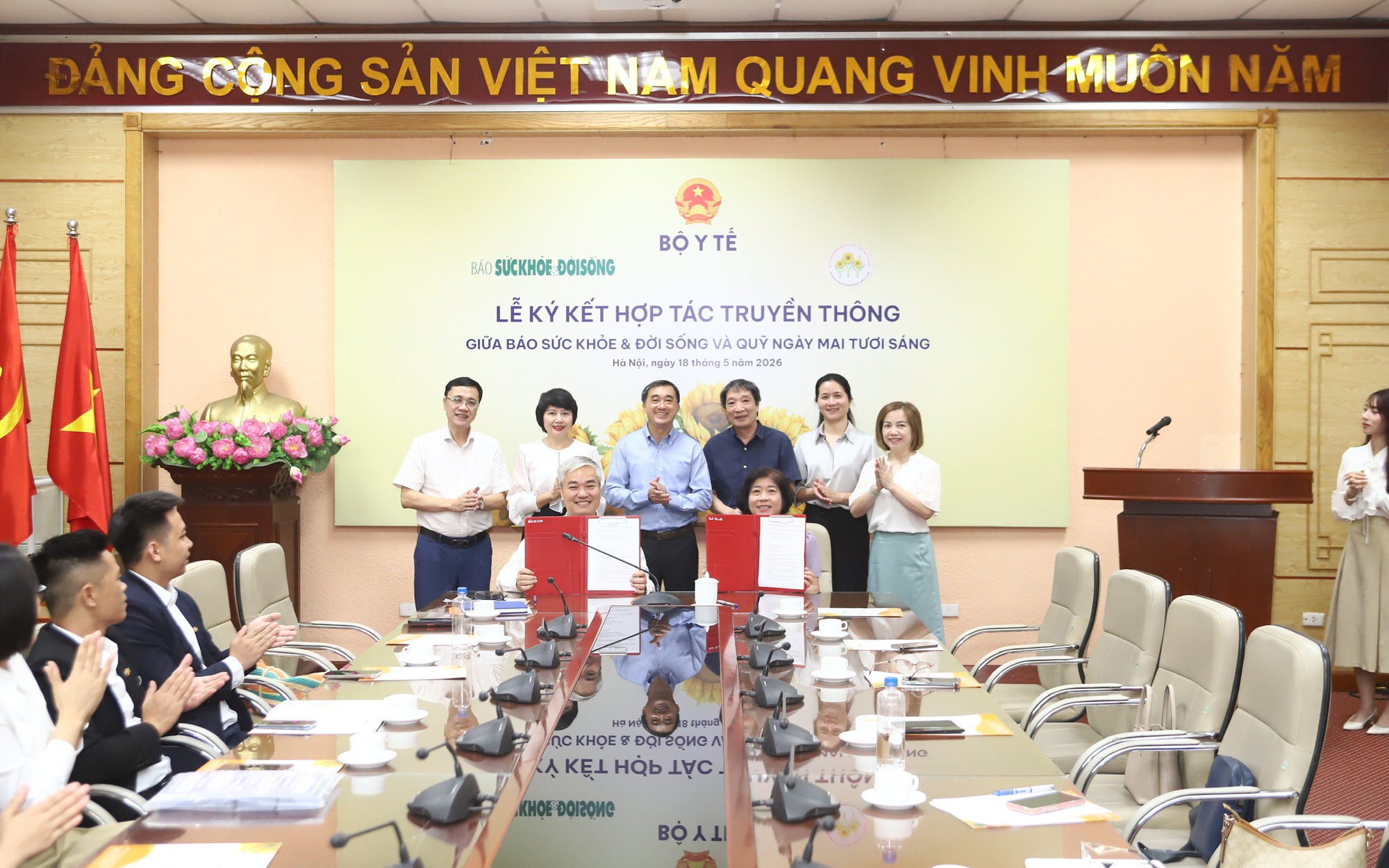 15 năm Quỹ Ngày mai tươi sáng tiếp sức hàng chục vạn bệnh nhân ung thư nghèo- Ảnh 5. Báo Sức khỏe & Đời sống cùng Quỹ Ngày mai tươi sáng hợp tác lan tỏa thông điệp nhân ái, huy động hỗ trợ bệnh nhân ung thư