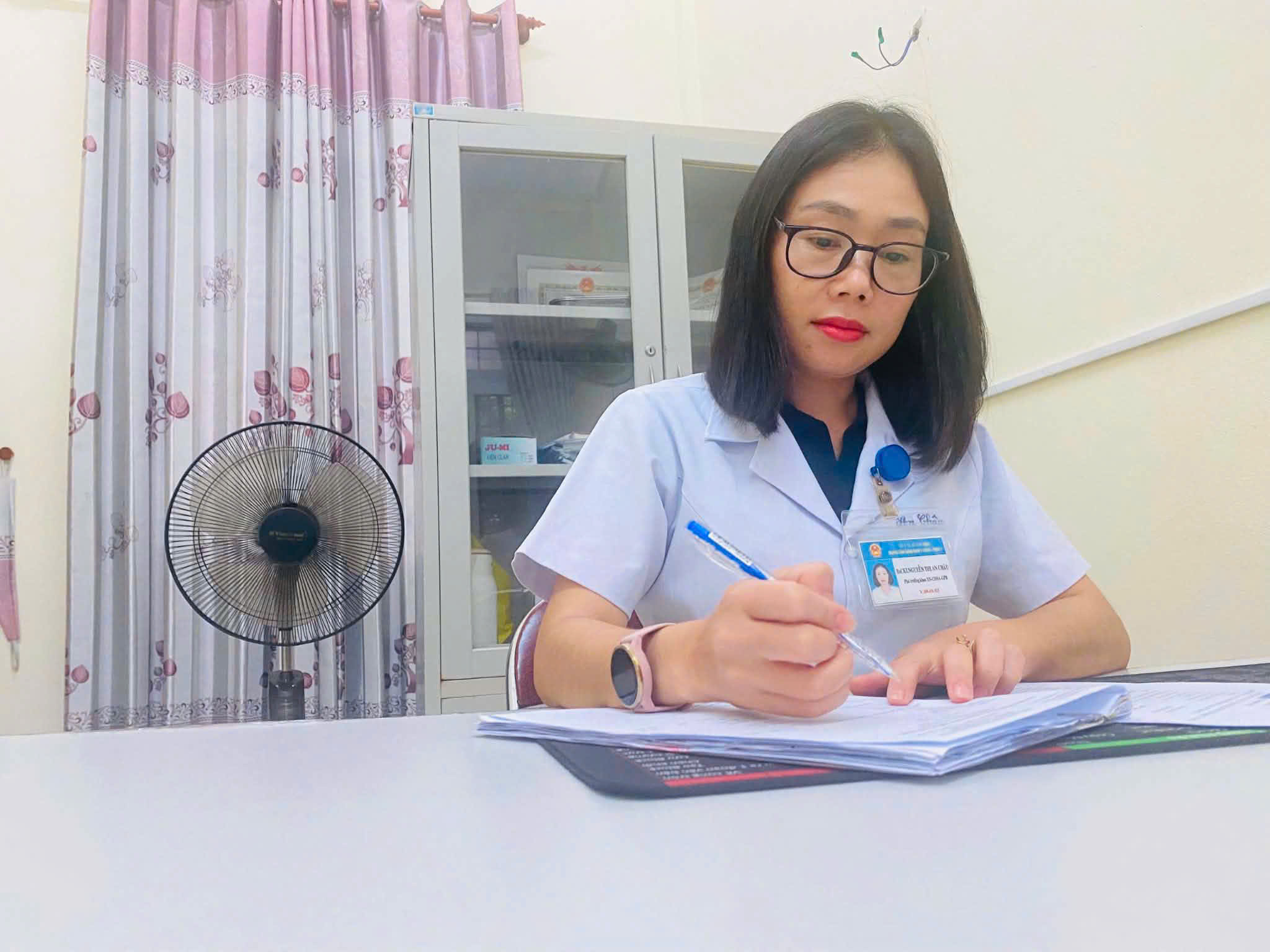 Nữ bác sĩ bước ra từ ung thư: Gieo hy vọng trên từng cung đường chạy- Ảnh 1. Nữ bác sĩ bước ra từ ung thư: Gieo hy vọng trên từng cung đường chạy- Ảnh 1.