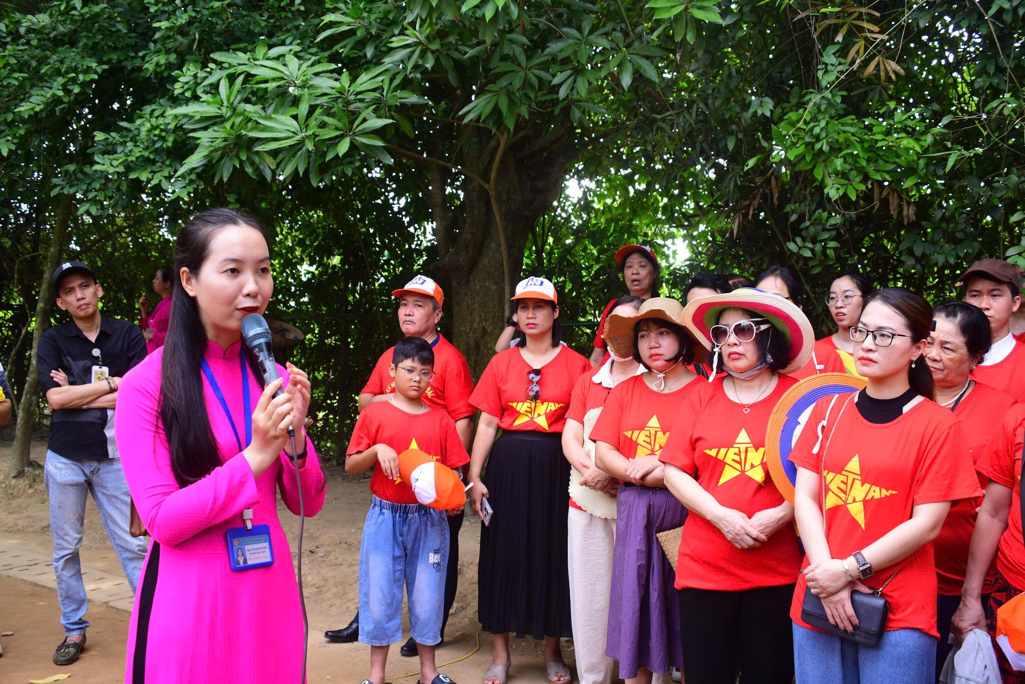 Học Bác từ những câu chuyện giản dị- Ảnh 4. Học Bác từ những câu chuyện giản dị- Ảnh 4.