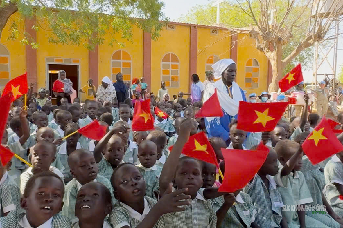 Giữa vùng đất khô cằn Abyei, người lính mũ nồi xanh Việt Nam 'gieo mầm' nhân ái- Ảnh 5.
