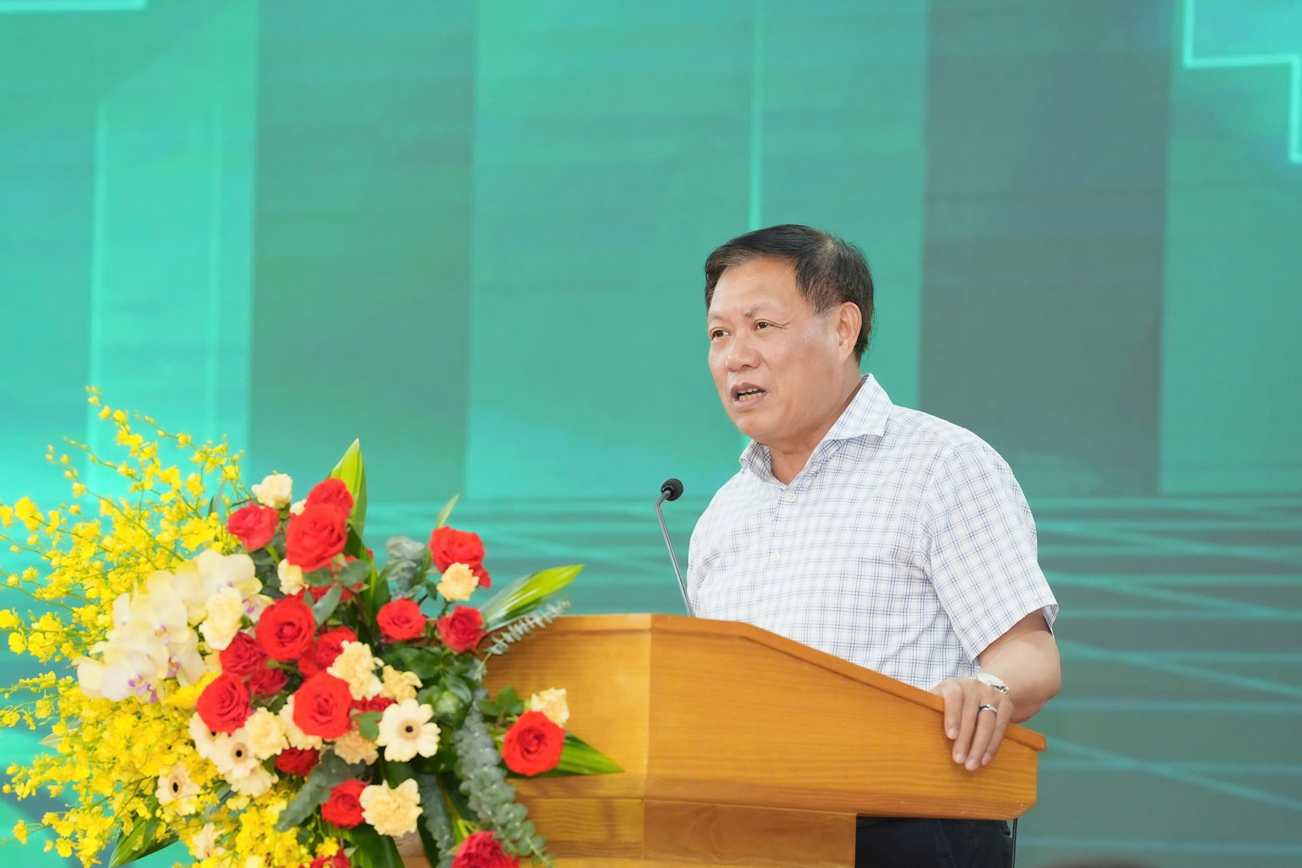 Thứ trưởng Đỗ Xuân Tuyên: Điều làm nên thương hiệu Bạch Mai chính là đội ngũ cán bộ tận tụy, giàu y đức- Ảnh 2. Thứ trưởng Đỗ Xuân Tuyên: Điều làm nên thương hiệu Bạch Mai chính là đội ngũ cán bộ tận tụy, giàu y đức- Ảnh 2.