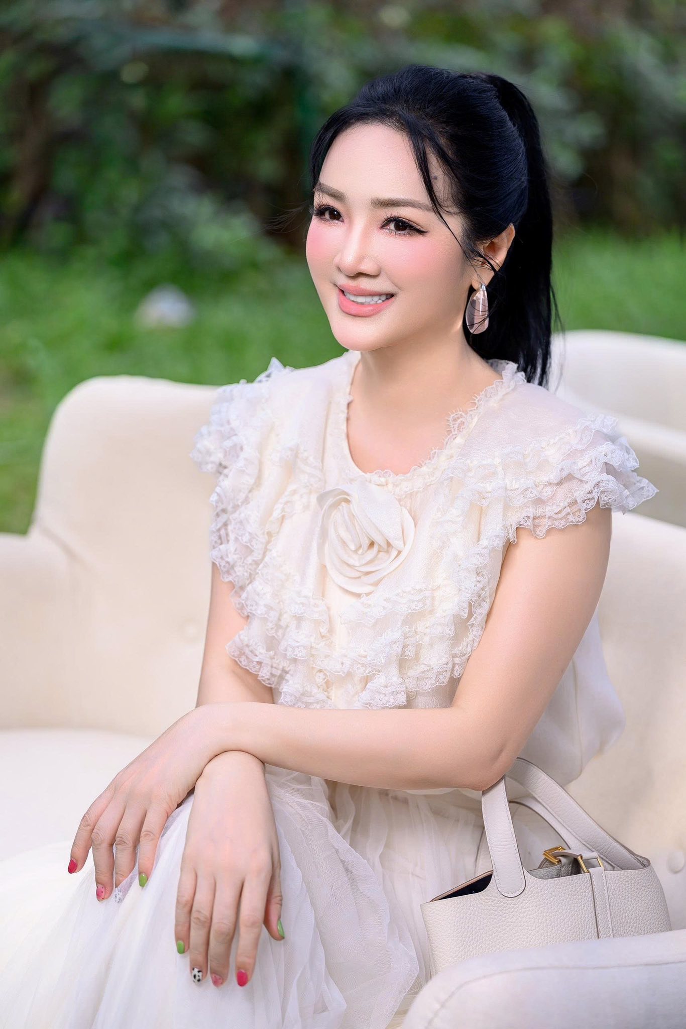 Giáng My tuổi U60: Mẹ đơn thân giàu sang kín tiếng, bất ngờ gây chú ý với dòng trạng thái 'xin 1 vé về tuổi thơ'- Ảnh 3.