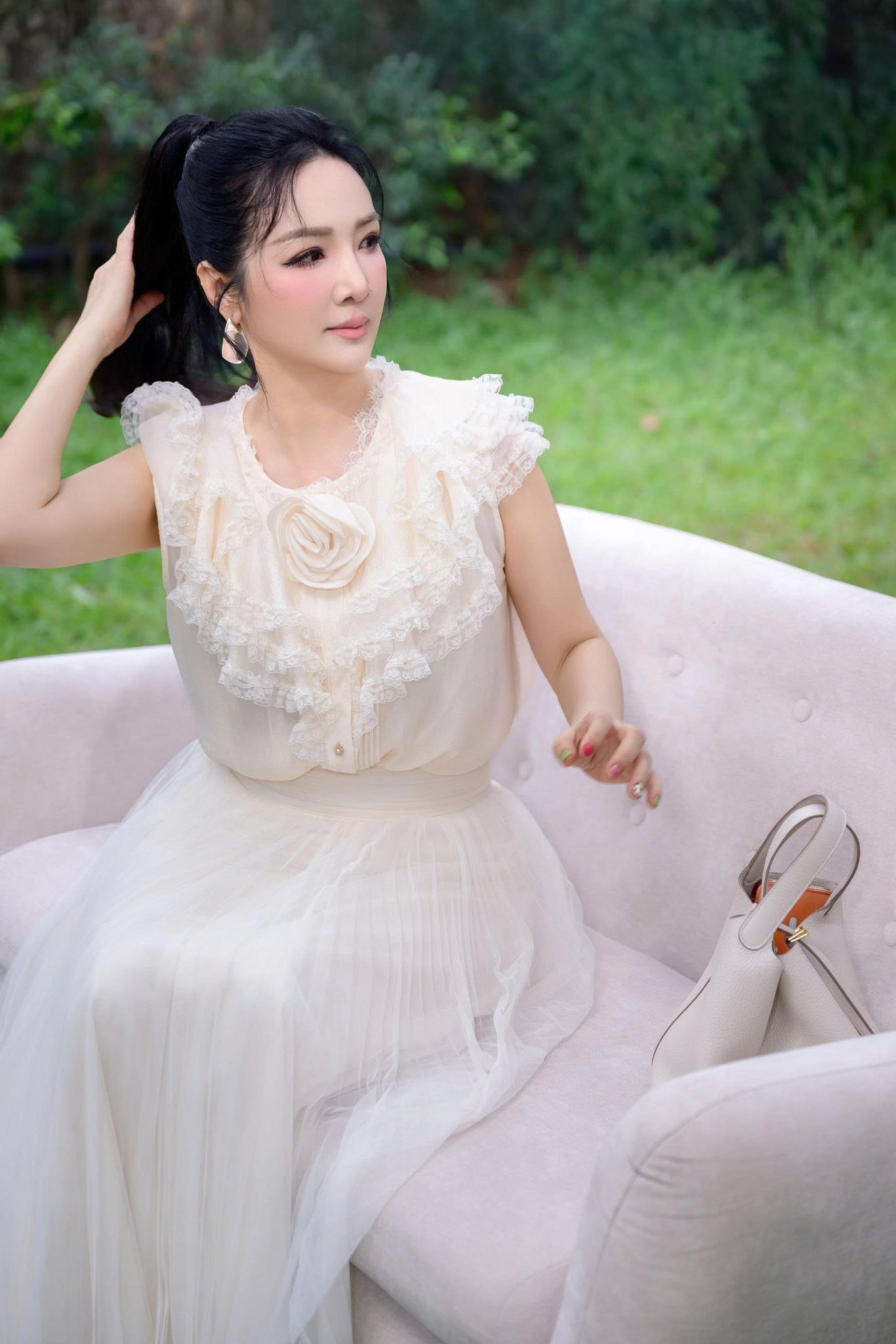 Giáng My tuổi U60: Mẹ đơn thân giàu sang kín tiếng, bất ngờ gây chú ý với dòng trạng thái 'xin 1 vé về tuổi thơ'- Ảnh 1.