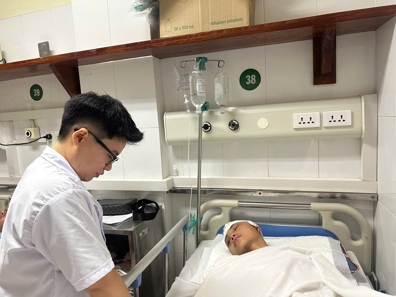 Nam thiếu niên người H’Mông bị chấn thương sọ não sau tai nạn, gia đình bất lực cầu cứu 40 triệu đồng để điều trị- Ảnh 2.