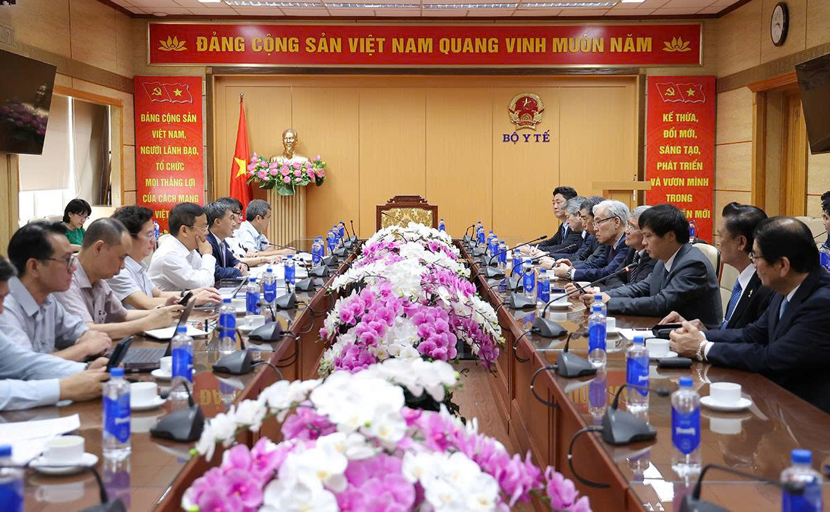 Thứ trưởng Bộ Y tế Trần Văn Thuấn tiếp, làm việc với FPT và Tập đoàn Y tế Tokushukai, Nhật Bản- Ảnh 4. Thứ trưởng Bộ Y tế Trần Văn Thuấn tiếp, làm việc với FPT và Tập đoàn Y tế Tokushukai, Nhật Bản- Ảnh 4.