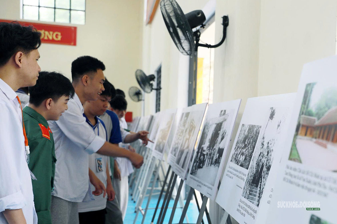 Theo dấu chân Bác qua những tư liệu lịch sử ở Đất Tổ- Ảnh 6. Theo dấu chân Bác qua những tư liệu lịch sử ở Đất Tổ- Ảnh 6.