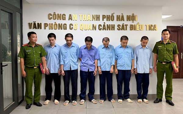 Triệt phá 2 đường dây buôn lậu 200kg vàng thỏi và hơn 10.000 sản phẩm trang sức giả- Ảnh 6. Triệt phá 2 đường dây buôn lậu 200kg vàng thỏi và hơn 10.000 sản phẩm trang sức giả- Ảnh 6.