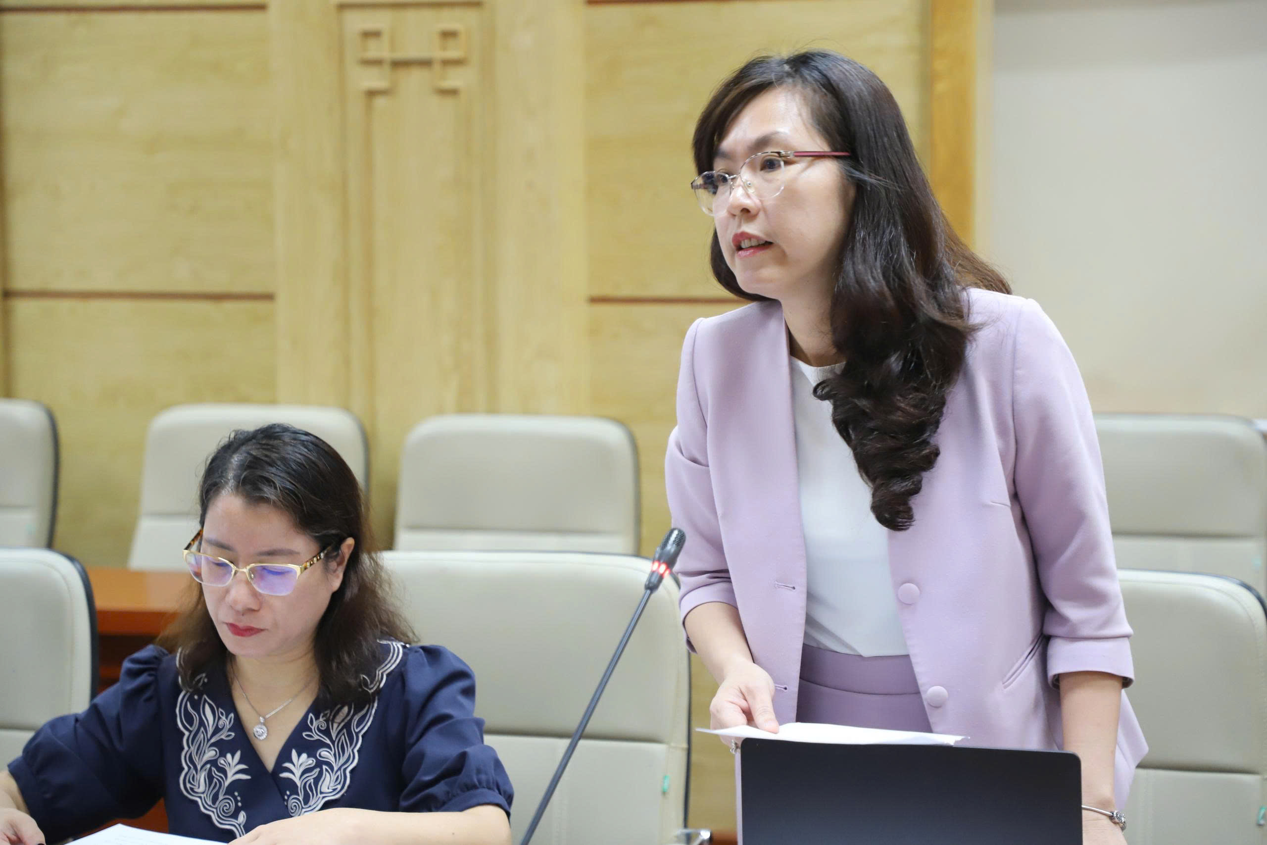 Gallery - Thứ trưởng Nguyễn Tri Thức: Thúc đẩy ứng dụng các sáng kiến, đề tài khoa học vào điều trị thực tiễn - image 2