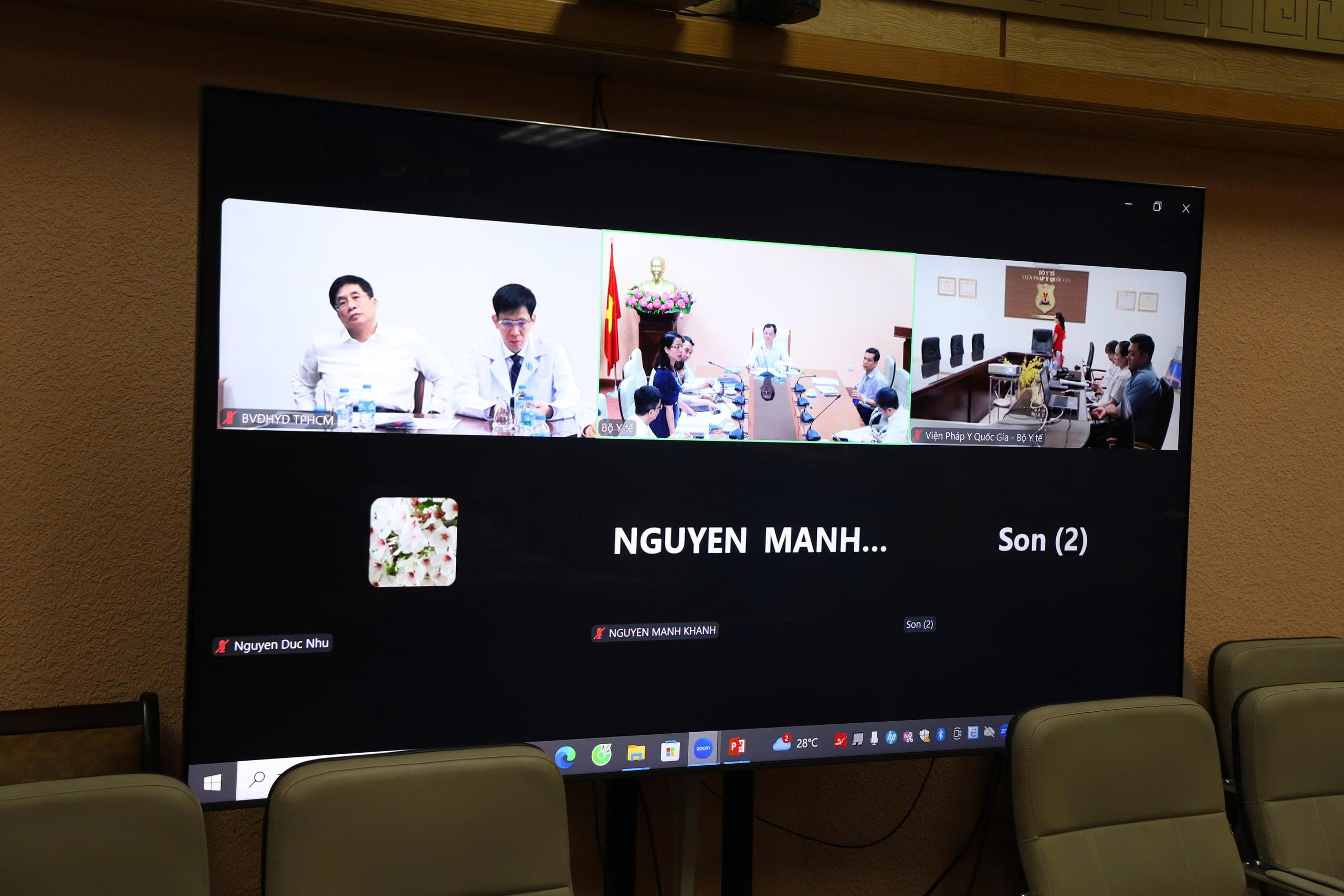 Thứ trưởng Nguyễn Tri Thức: Thúc đẩy ứng dụng các sáng kiến, đề tài khoa học vào điều trị thực tiễn- Ảnh 9.