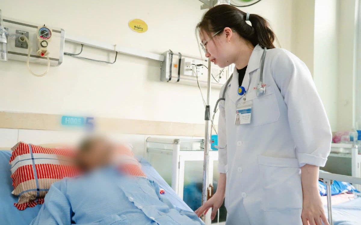 Người đàn ông nhập viện cấp cứu vì sốc phản vệ do kiến đốt- Ảnh 2.
Người đàn ông nhập viện cấp cứu vì sốc phản vệ do kiến đốt- Ảnh 2.