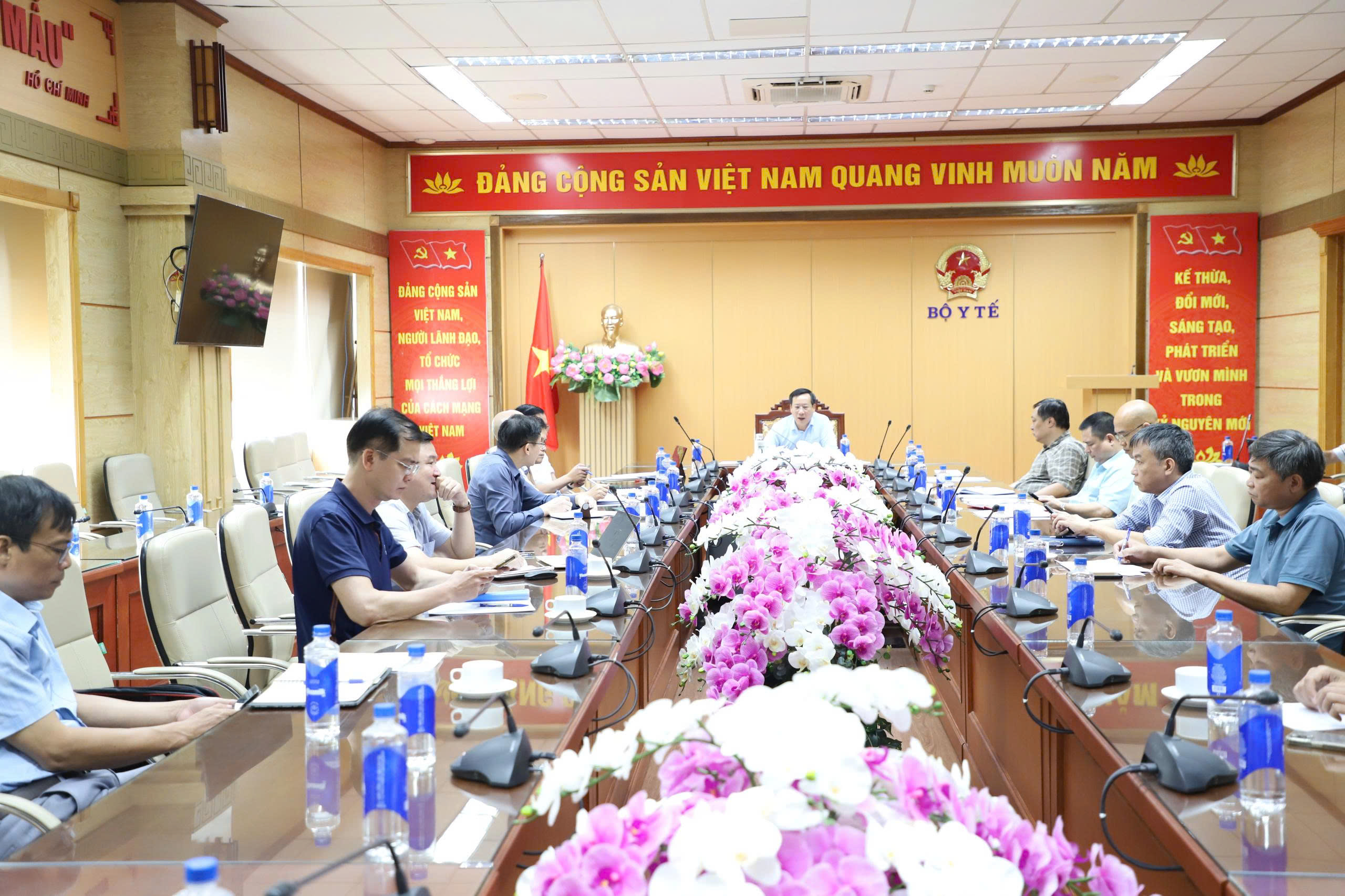 Quyết tâm, nỗ lực hơn nữa để đưa Cơ sở 2 Bệnh viện Bạch Mai và Việt Đức đi vào hoạt động trong Quý II năm nay- Ảnh 5. Quyết tâm, nỗ lực hơn nữa để đưa Cơ sở 2 Bệnh viện Bạch Mai và Việt Đức đi vào hoạt động trong Quý II năm nay- Ảnh 5.