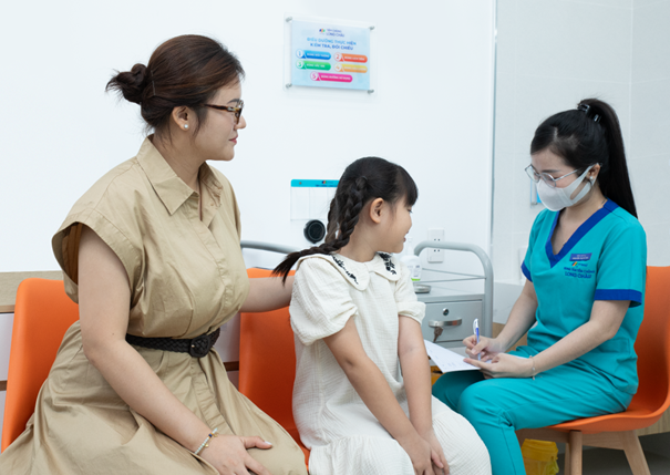 Bác sĩ lưu ý phòng bệnh tay chân miệng, sốt xuất huyết và não mô cầu trong mùa hè- Ảnh 2. Bác sĩ lưu ý phòng bệnh tay chân miệng, sốt xuất huyết và não mô cầu trong mùa hè- Ảnh 2.