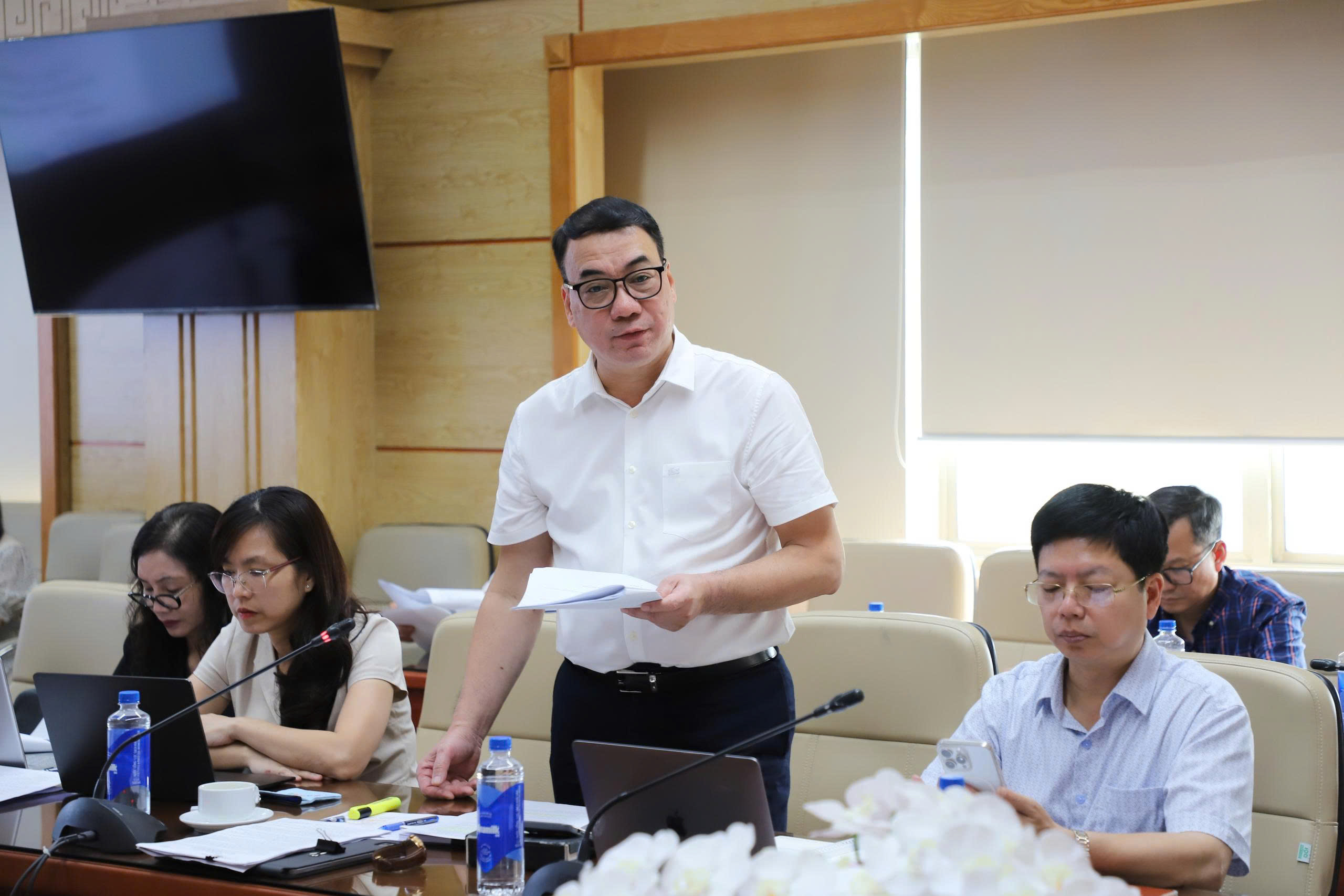 Xây dựng Nghị định mới về khám chữa bệnh phải tháo gỡ vướng mắc, không phát sinh thêm thủ tục- Ảnh 4. Xây dựng Nghị định mới về khám chữa bệnh phải tháo gỡ vướng mắc, không phát sinh thêm thủ tục- Ảnh 4.