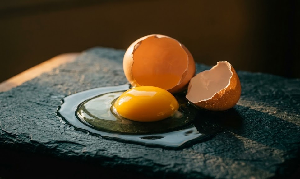 Nên dùng lòng trắng hay lòng đỏ trứng gà để làm đẹp da?- Ảnh 1. Nên dùng lòng trắng hay lòng đỏ trứng gà để làm đẹp da?- Ảnh 1.