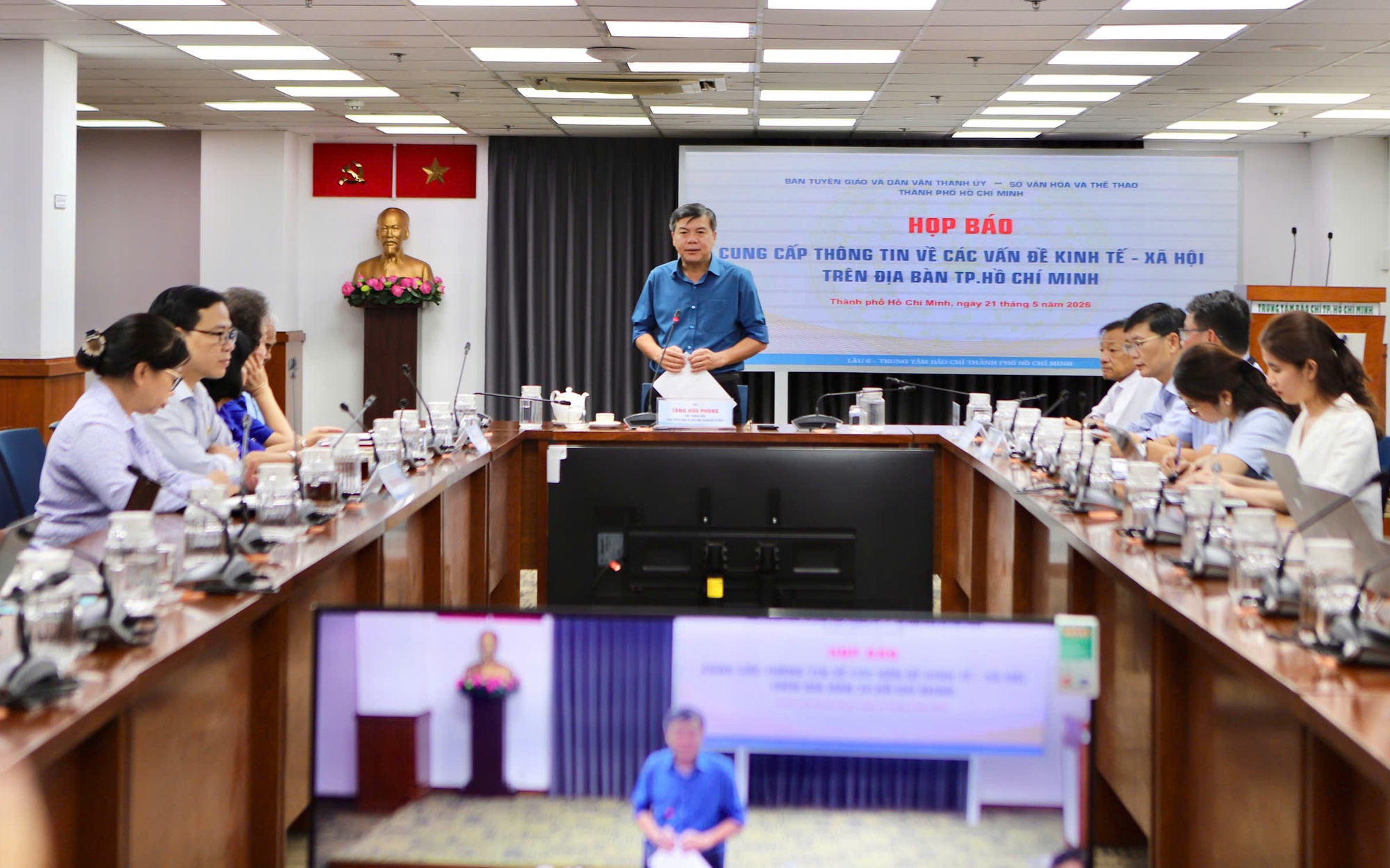 TPHCM phát hiện và xử lý nhiều trường hợp vi phạm trong lĩnh vực xuất bản và in ấn- Ảnh 2. Công an TPHCM khuyến cáo người dân bình tĩnh giải quyết va chạm giao thông