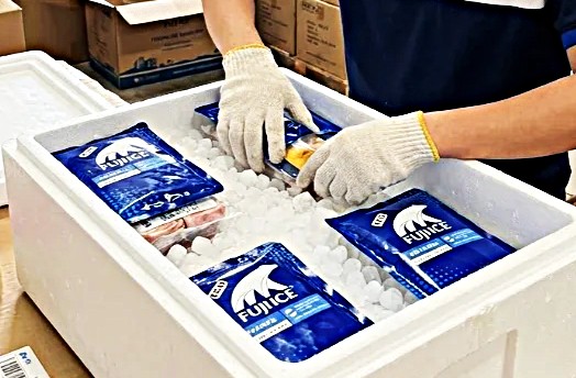 Mang đá khô bảo quản thực phẩm đi máy bay cần đặc biệt lưu ý quy định này- Ảnh 2. Mang đá khô bảo quản thực phẩm đi máy bay cần đặc biệt lưu ý quy định này- Ảnh 2.