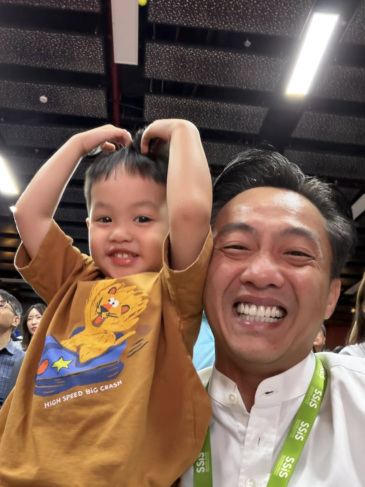 Cường Đô la tình tứ bên Đàm Thu Trang, ở nhà phụ vợ chăm con rất khéo- Ảnh 4. Cường Đô la tình tứ bên Đàm Thu Trang, ở nhà phụ vợ chăm con rất khéo- Ảnh 4.