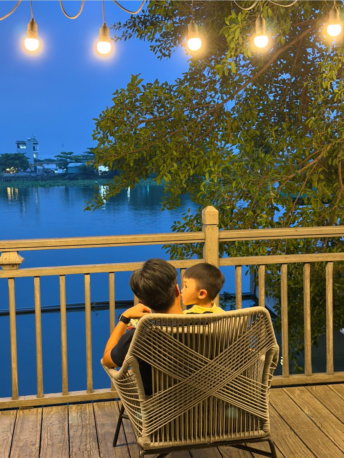 Cường Đô la tình tứ bên Đàm Thu Trang, ở nhà phụ vợ chăm con rất khéo- Ảnh 6. Cường Đô la tình tứ bên Đàm Thu Trang, ở nhà phụ vợ chăm con rất khéo- Ảnh 6.