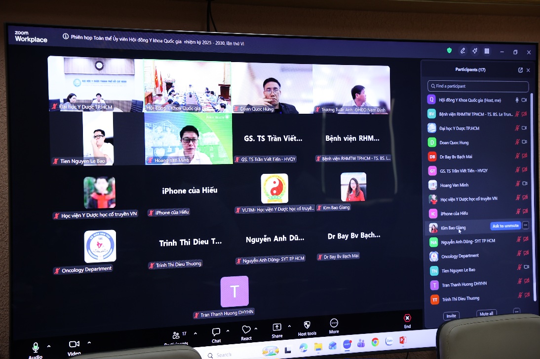 Gallery - Thứ trưởng Trần Văn Thuấn yêu cầu đẩy nhanh tiến độ hoàn thành ngân hàng câu hỏi kỳ kiểm tra năng lực hành nghề y - image 6
