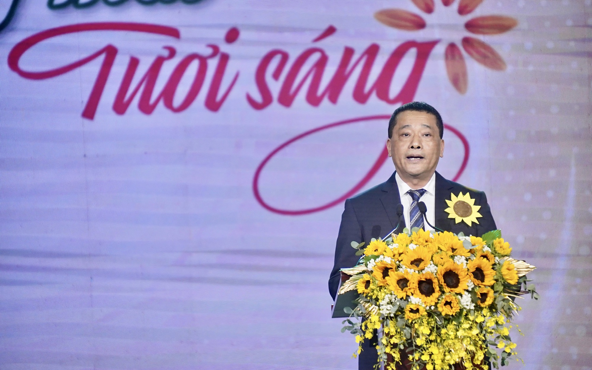 Phó Thủ tướng Phạm Thị Thanh Trà: Không để bệnh nhân ung thư nghèo đơn độc trong cuộc chiến giành sự sống- Ảnh 6. Phó Thủ tướng Phạm Thị Thanh Trà: Không để bệnh nhân ung thư nghèo đơn độc trong cuộc chiến giành sự sống- Ảnh 6.