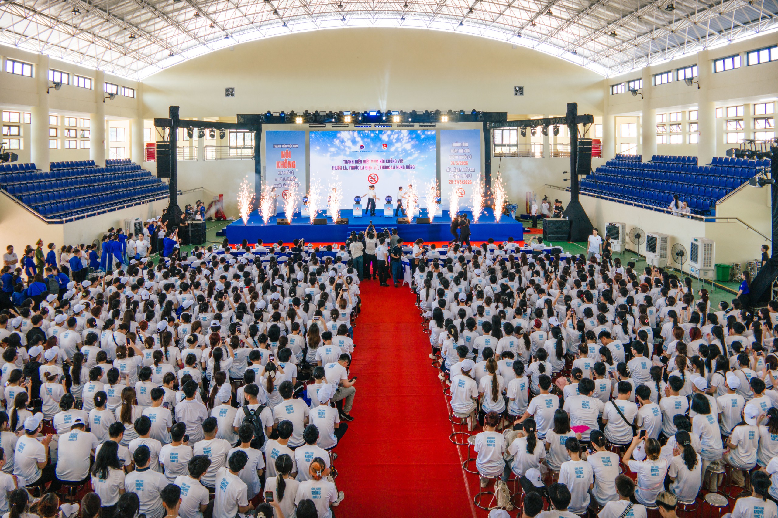 Hơn 1.500 thanh niên hưởng ứng chiến dịch nói không với thuốc lá thế hệ mới- Ảnh 1. Hơn 1.500 thanh niên hưởng ứng chiến dịch nói không với thuốc lá thế hệ mới- Ảnh 1.