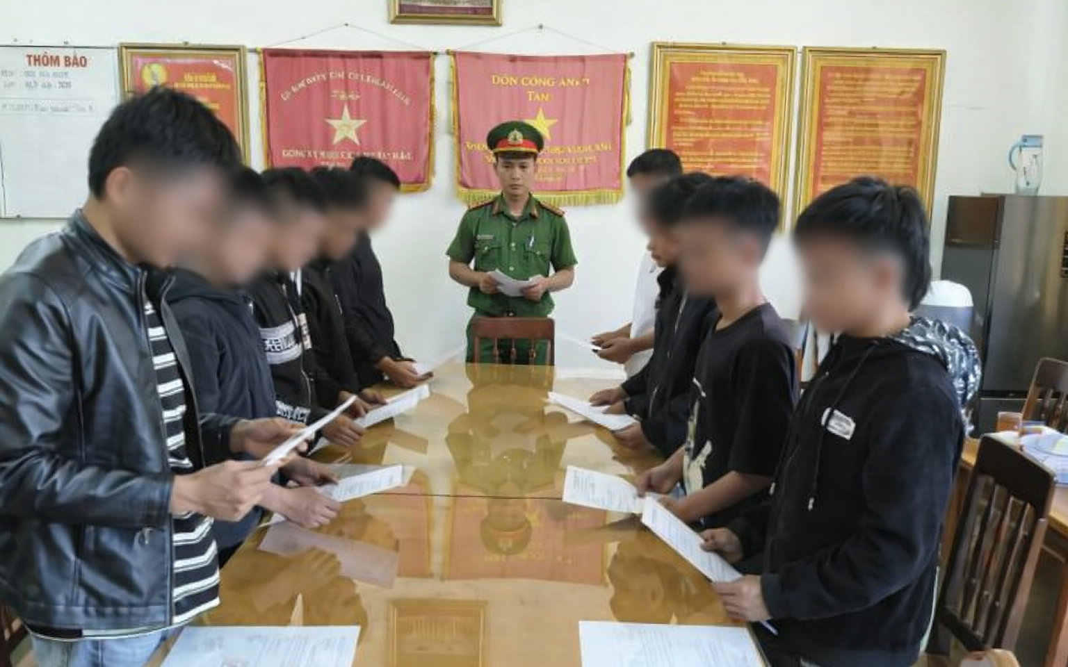 Bắt đối tượng giả bán tài khoản game Liên quân để chiếm đoạt tài sản- Ảnh 2.