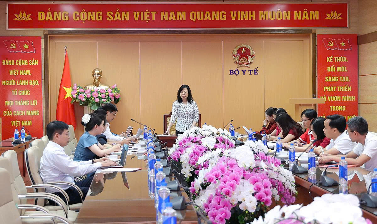 Tổ chức trang trọng lễ tôn vinh người hiến máu tiêu biểu toàn quốc để nhân rộng, tạo sức lan tỏa mạnh mẽ- Ảnh 7. Tổ chức trang trọng lễ tôn vinh người hiến máu tiêu biểu toàn quốc để nhân rộng, tạo sức lan tỏa mạnh mẽ- Ảnh 7.