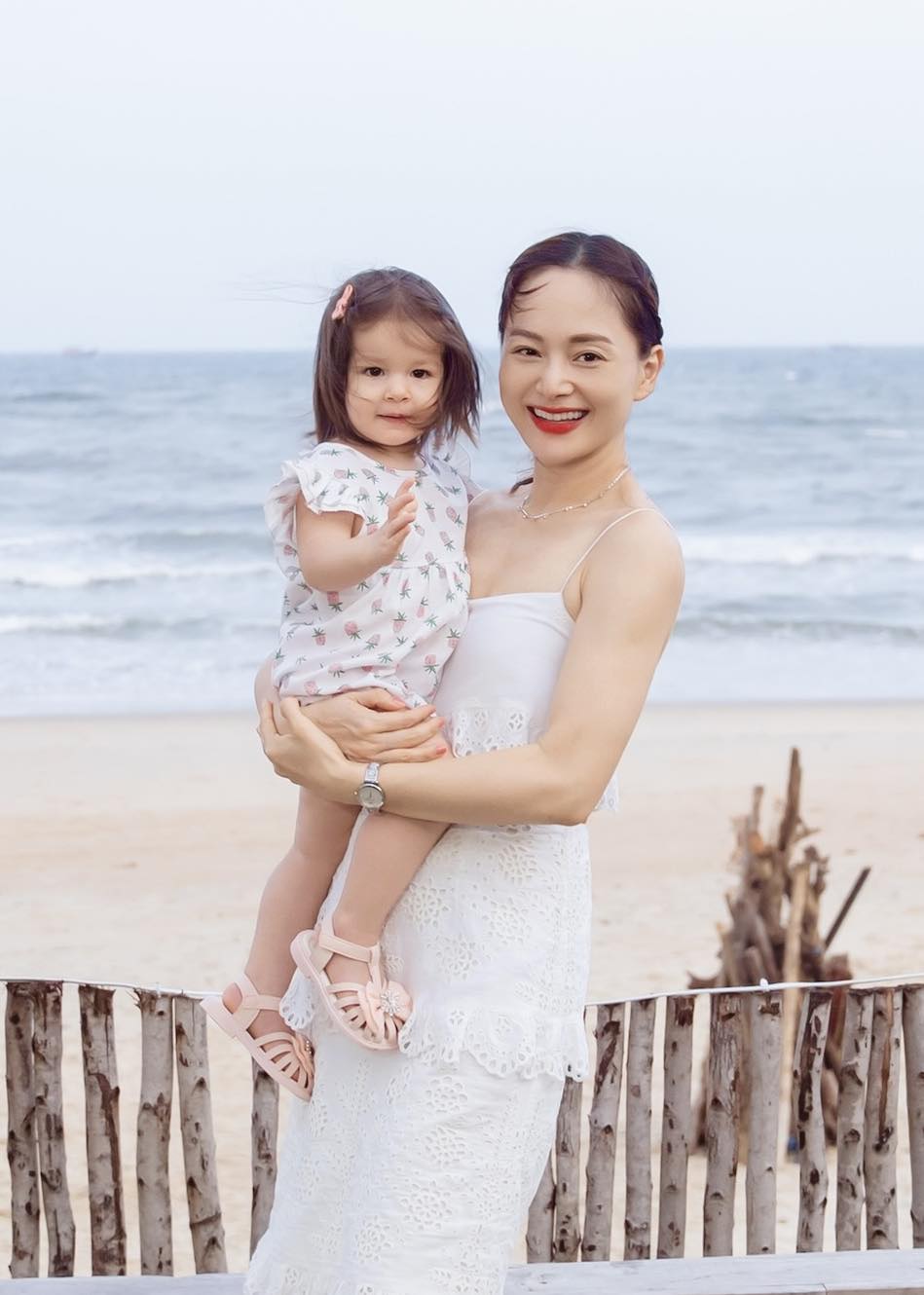 Hậu ly hôn chồng Tây, cuộc sống của 3 mẹ con Lan Phương ra sao?- Ảnh 6. Hậu ly hôn chồng Tây, cuộc sống của 3 mẹ con Lan Phương ra sao?- Ảnh 6.