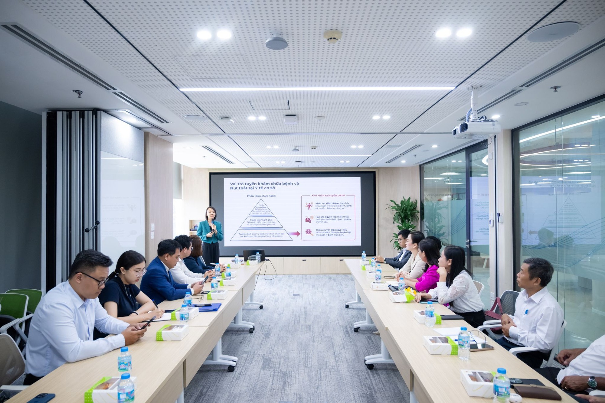 VAMBRA và Servier ký kết Biên bản ghi nhớ hợp tác thúc đẩy đổi mới số trong quản lý tăng huyết áp và đái tháo đường tại Việt Nam- Ảnh 4. VAMBRA và Servier ký kết Biên bản ghi nhớ hợp tác thúc đẩy đổi mới số trong quản lý tăng huyết áp và đái tháo đường tại Việt Nam- Ảnh 4.