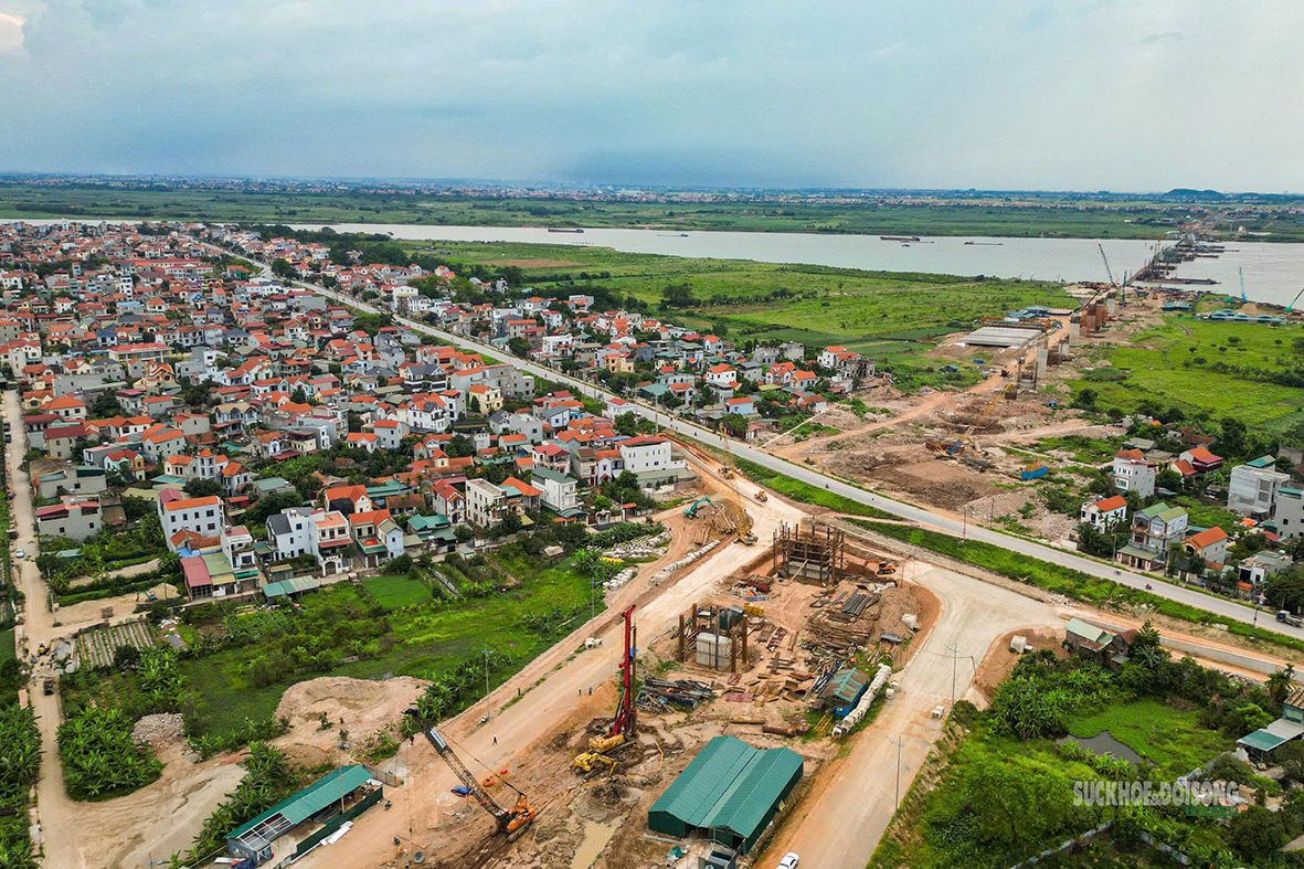 Cầu Hồng Hà vượt sông Hồng dần lộ diện- Ảnh 2. Cầu Hồng Hà vượt sông Hồng dần lộ diện- Ảnh 2.