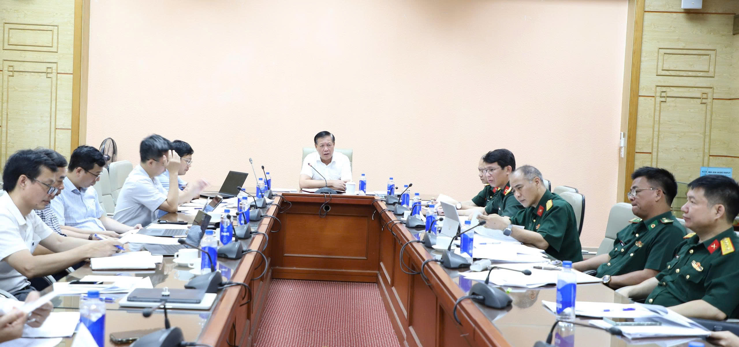 Thúc đẩy tiến độ xây dựng hướng dẫn mới về tổ chức cơ sở khám chữa bệnh quân dân y - Ảnh 7. Thúc đẩy tiến độ xây dựng hướng dẫn mới về tổ chức cơ sở khám chữa bệnh quân dân y - Ảnh 7.