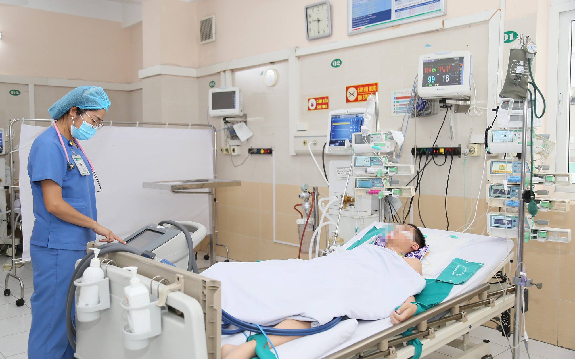 Giữa dòng thác xiết, sinh viên y giành giật sự sống cho
bé trai đuối nước ngừng tuần hoàn- Ảnh 4. Bé trai 12 tuổi đuối nước nguy kịch, thoát cửa tử nhờ "thời gian vàng"