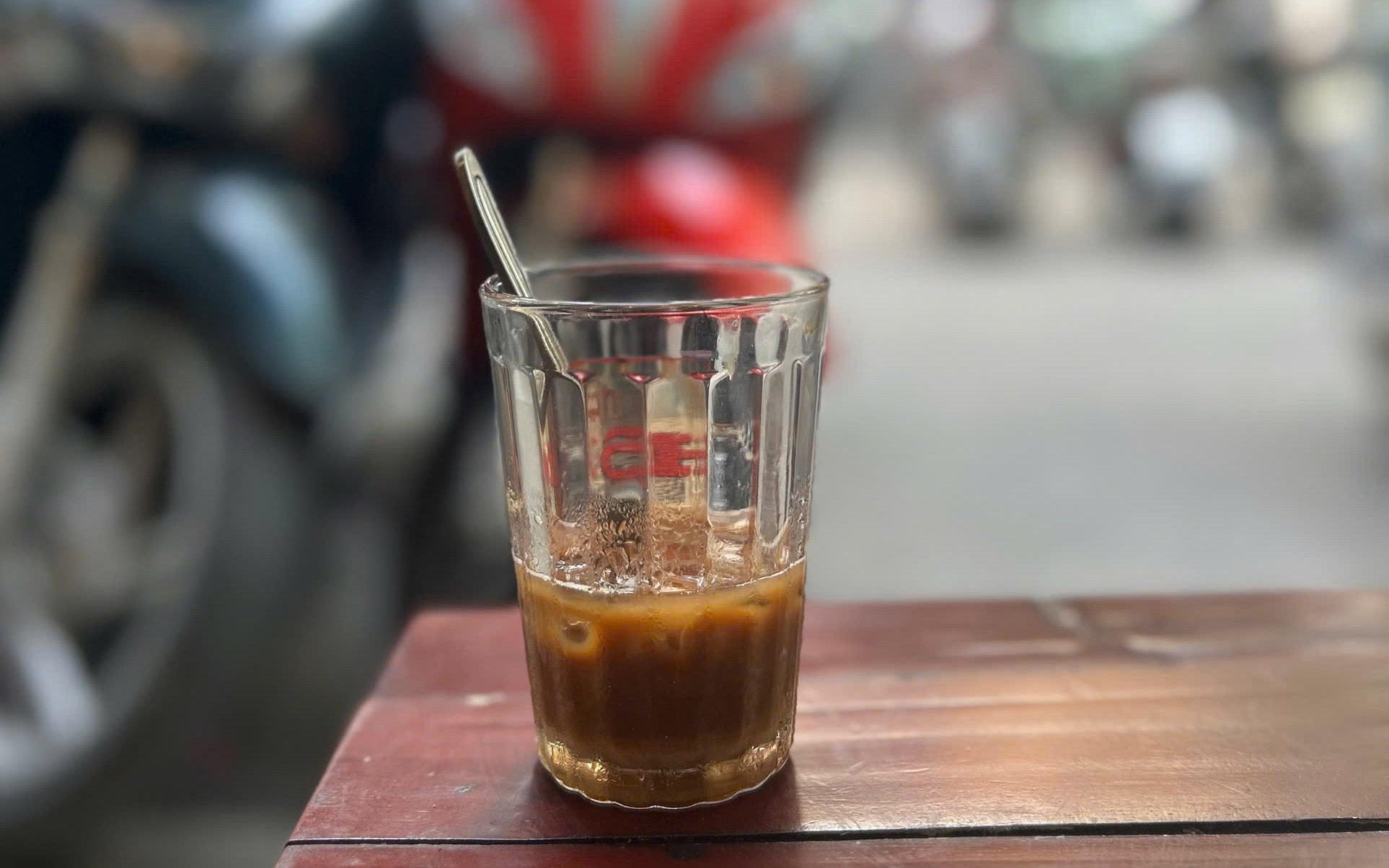 Điều gì xảy ra với cơ thể khi bạn uống cà phê vào những ngày nắng nóng?