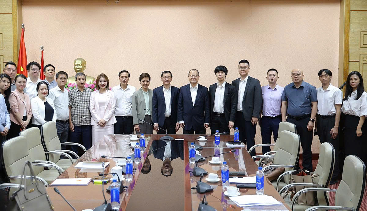 Thứ trưởng Nguyễn Tri Thức tiếp, làm việc với Chủ tịch Tập đoàn SunWah cùng các doanh nghiệp Trung Quốc- Ảnh 8. Thứ trưởng Nguyễn Tri Thức tiếp, làm việc với Chủ tịch Tập đoàn SunWah cùng các doanh nghiệp Trung Quốc- Ảnh 8.
