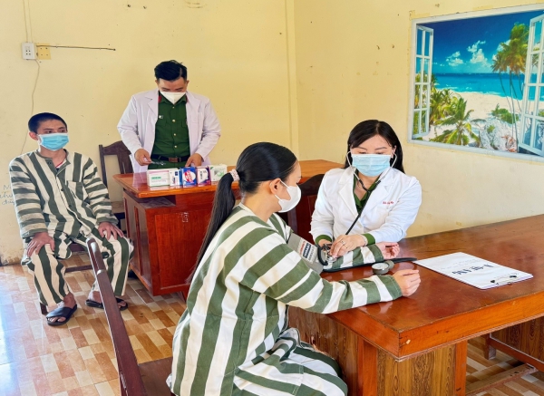 Những đồ vật không được đưa vào trại giam từ 1/7- Ảnh 2. Những đồ vật không được đưa vào trại giam từ 1/7- Ảnh 2.