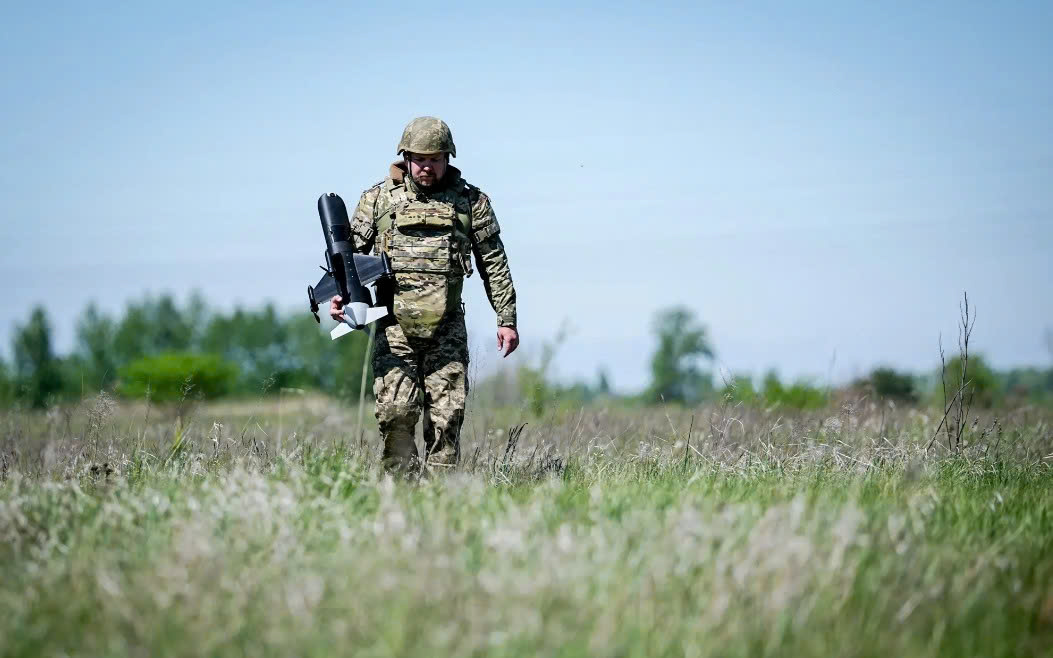 UAV Nga 'thất thế' trước một con cò Ukraine- Ảnh 1. Nga tung UAV phản lực mới thách thức lưới đánh chặn Ukraine