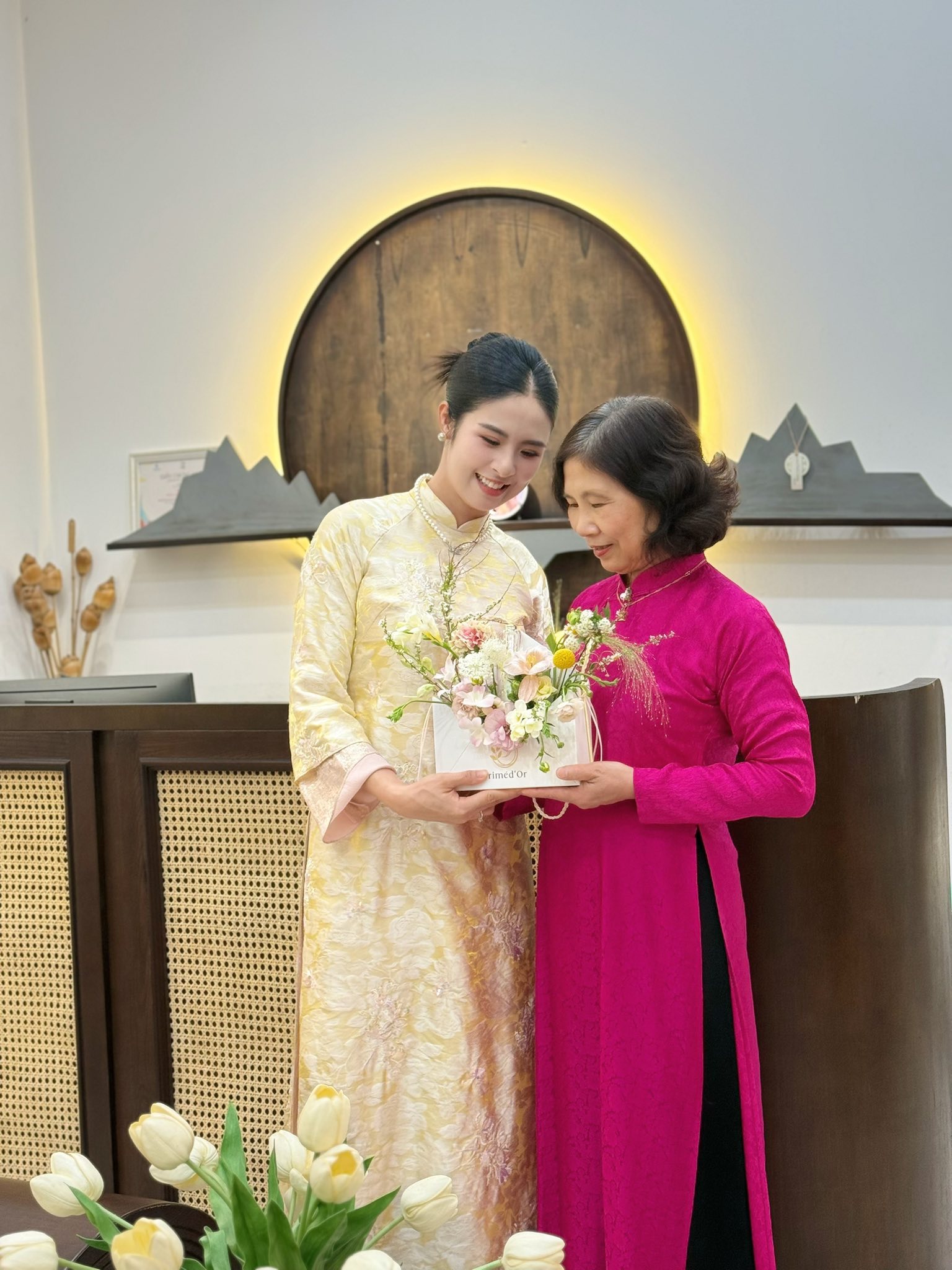 Điều ít biết về mẹ ruột Hoa hậu Ngọc Hân- Ảnh 1.