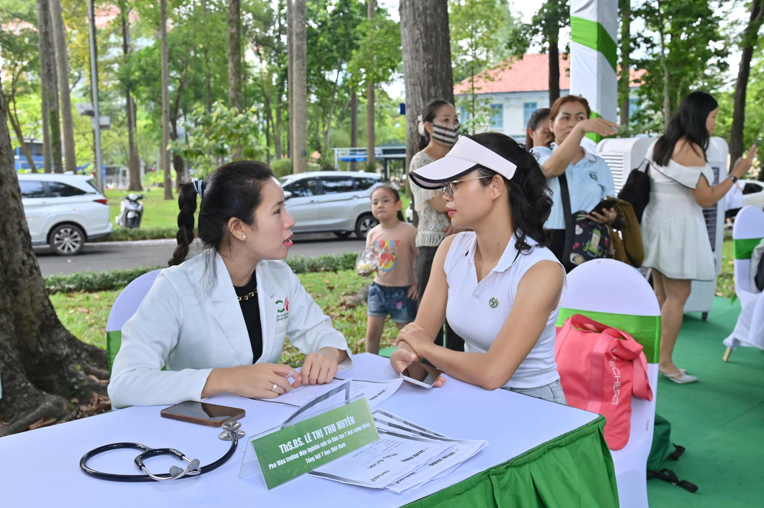 Qua 6 mùa Ngày Dinh dưỡng cộng đồng Việt Nam: Gần 10.000 người dân được tư vấn sức khỏe, dinh dưỡng miễn phí- Ảnh 5.