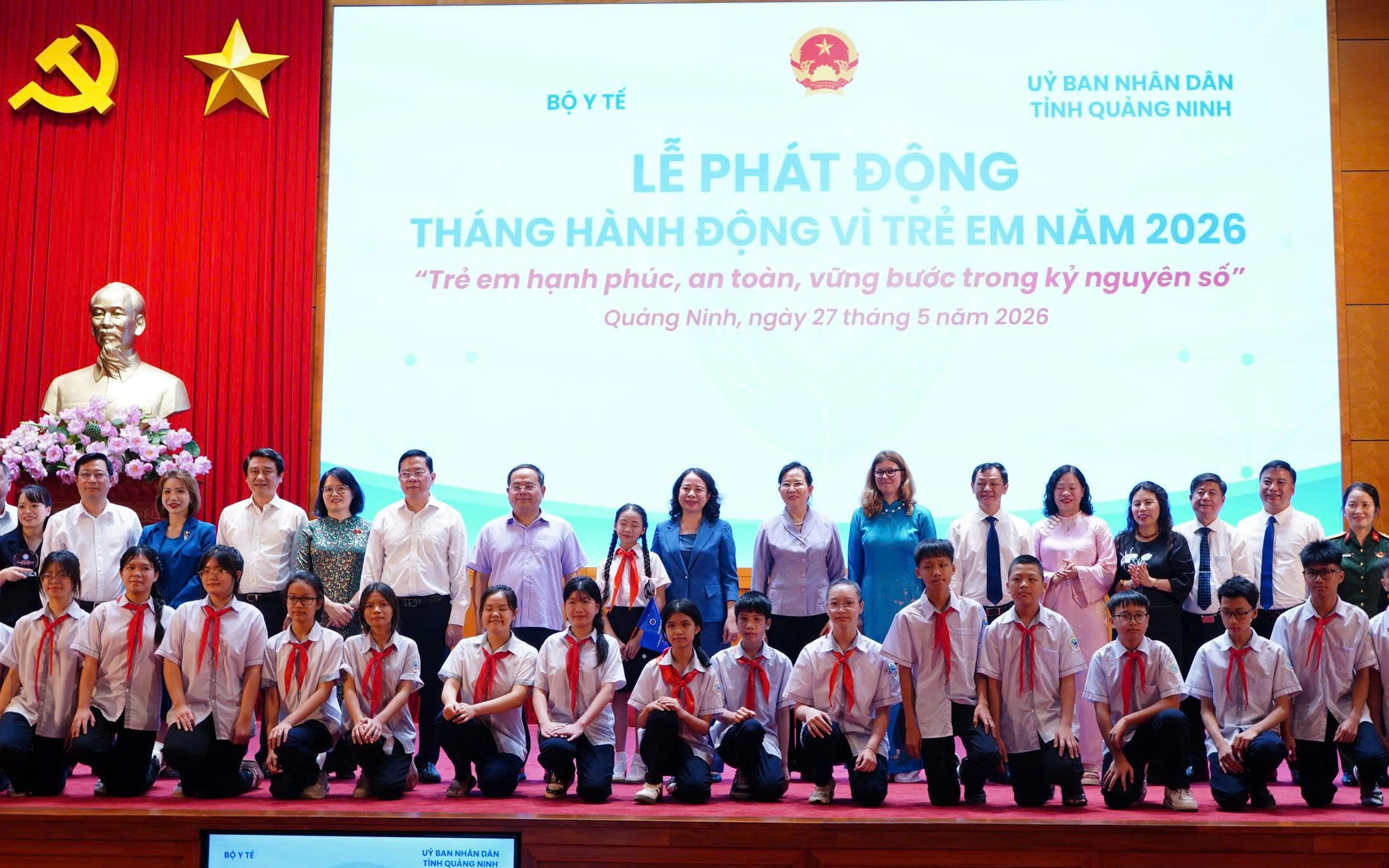 Thứ trưởng Bộ Y tế Nguyễn Tri Thức: Công nghệ phải trở thành 'đôi cánh' cho trẻ em phát triển- Ảnh 3. Phát động Tháng hành động vì trẻ em năm 2026: Chung tay xây dựng môi trường số an toàn cho trẻ
