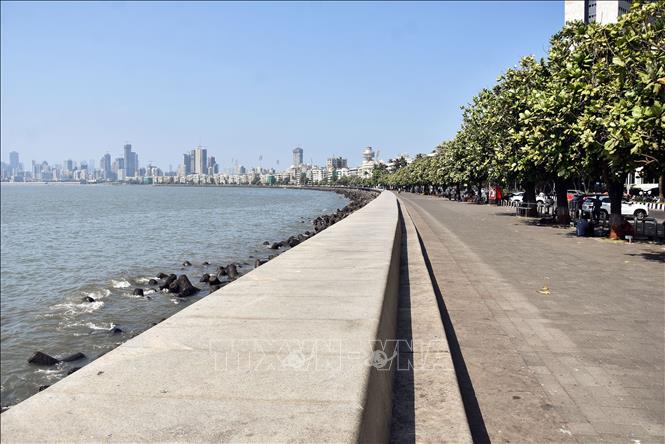 Ấn Độ: Nhiều người sốc nhiệt, tử vong do nắng nóng gần chạm ngưỡng 50 độ C- Ảnh 1.