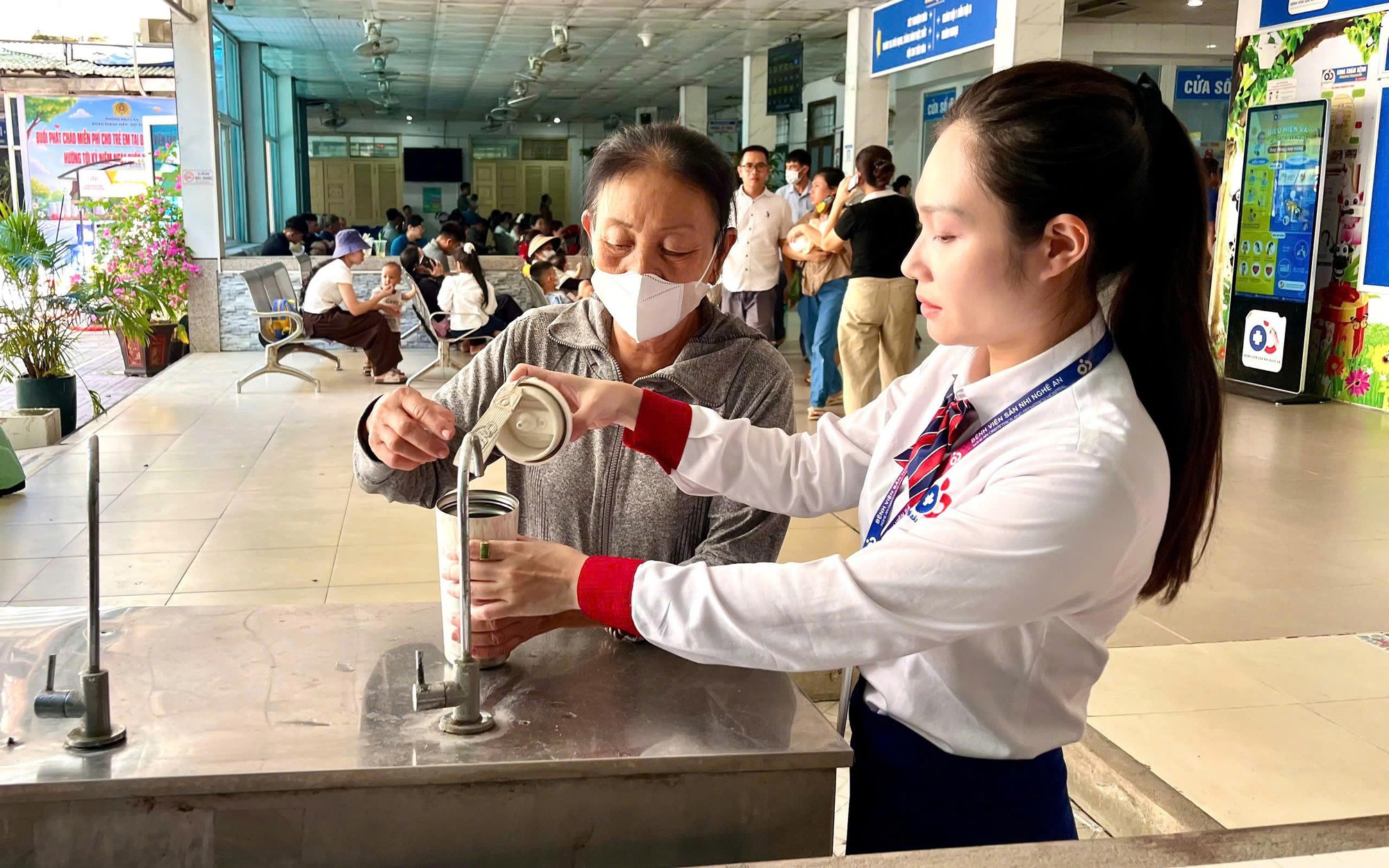 Những cách giải nhiệt ngày nắng có thể âm thầm gây đột quỵ- Ảnh 3.