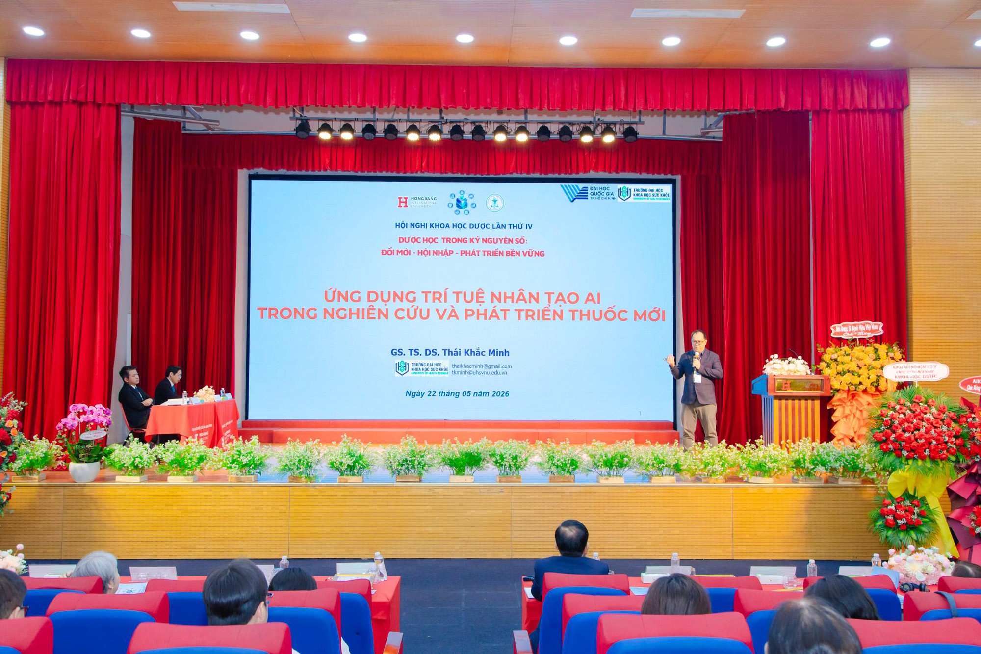 Đào tạo dược sĩ trước làn sóng AI và chăm sóc cá thể hóa- Ảnh 2. Đào tạo dược sĩ trước làn sóng AI và chăm sóc cá thể hóa- Ảnh 2.